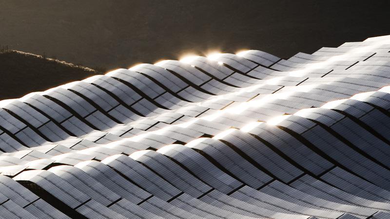 Considering political risks when investing in renewable energy