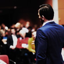 Contact our experts icon