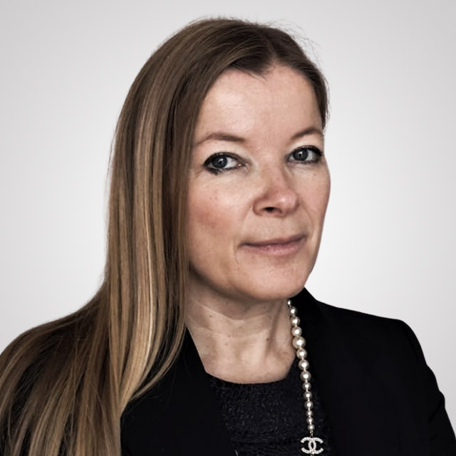 Elizabeth-MacDonald