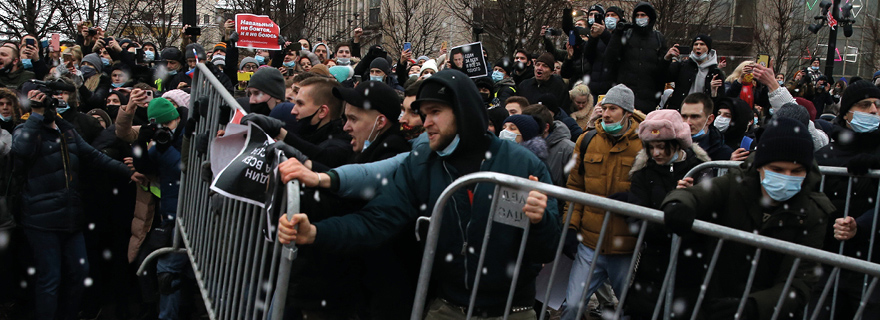 Russia: Economy, corruption to fuel pre-poll protests but Putin will remain dominant